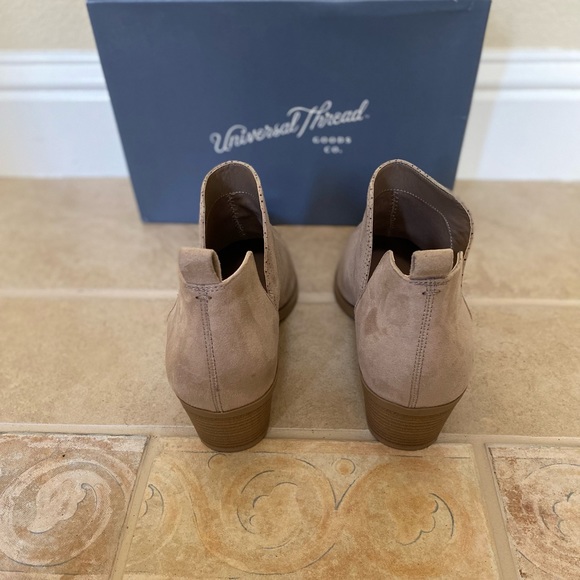 Universal Thread Booties - Picture 4 of 4